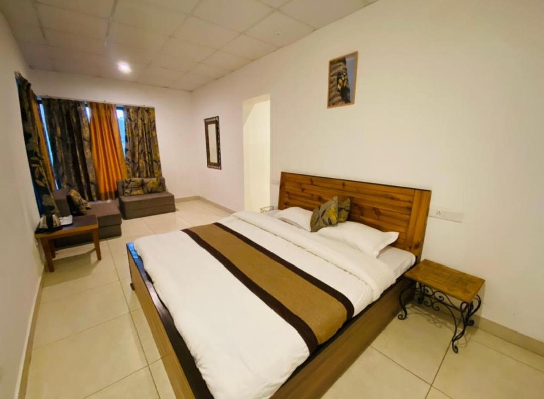 Mist N Meadows Resort Rājgarh 외부 사진