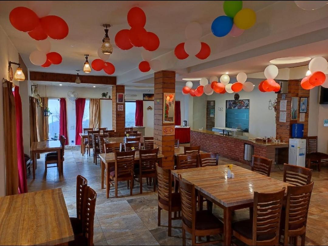 Mist N Meadows Resort Rājgarh 외부 사진