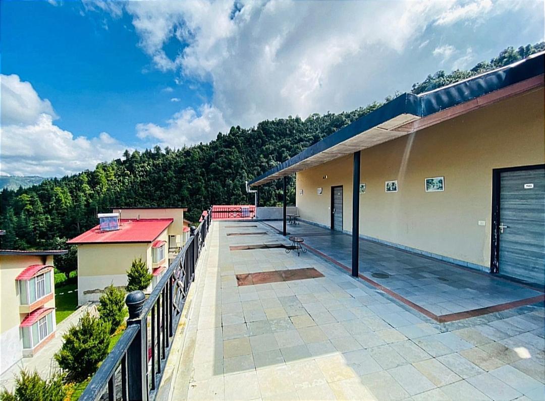Mist N Meadows Resort Rājgarh 외부 사진