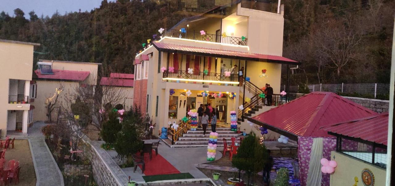 Mist N Meadows Resort Rājgarh 외부 사진
