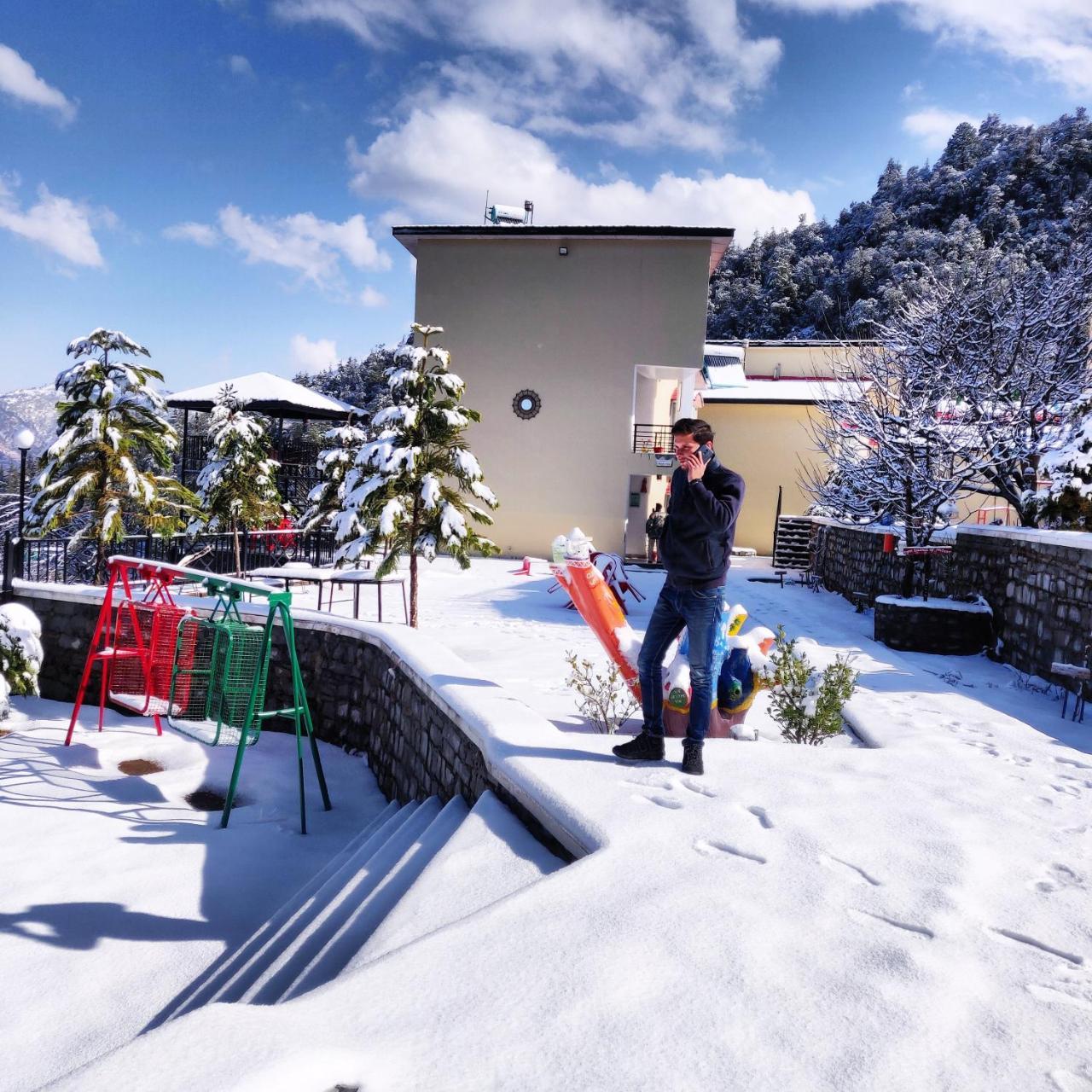 Mist N Meadows Resort Rājgarh 외부 사진